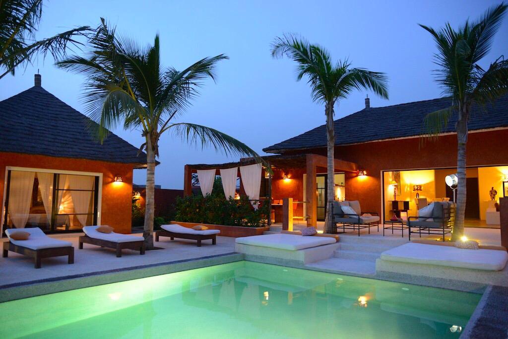 Superbe villa avec piscine dans residence securisee proche toutes commodites