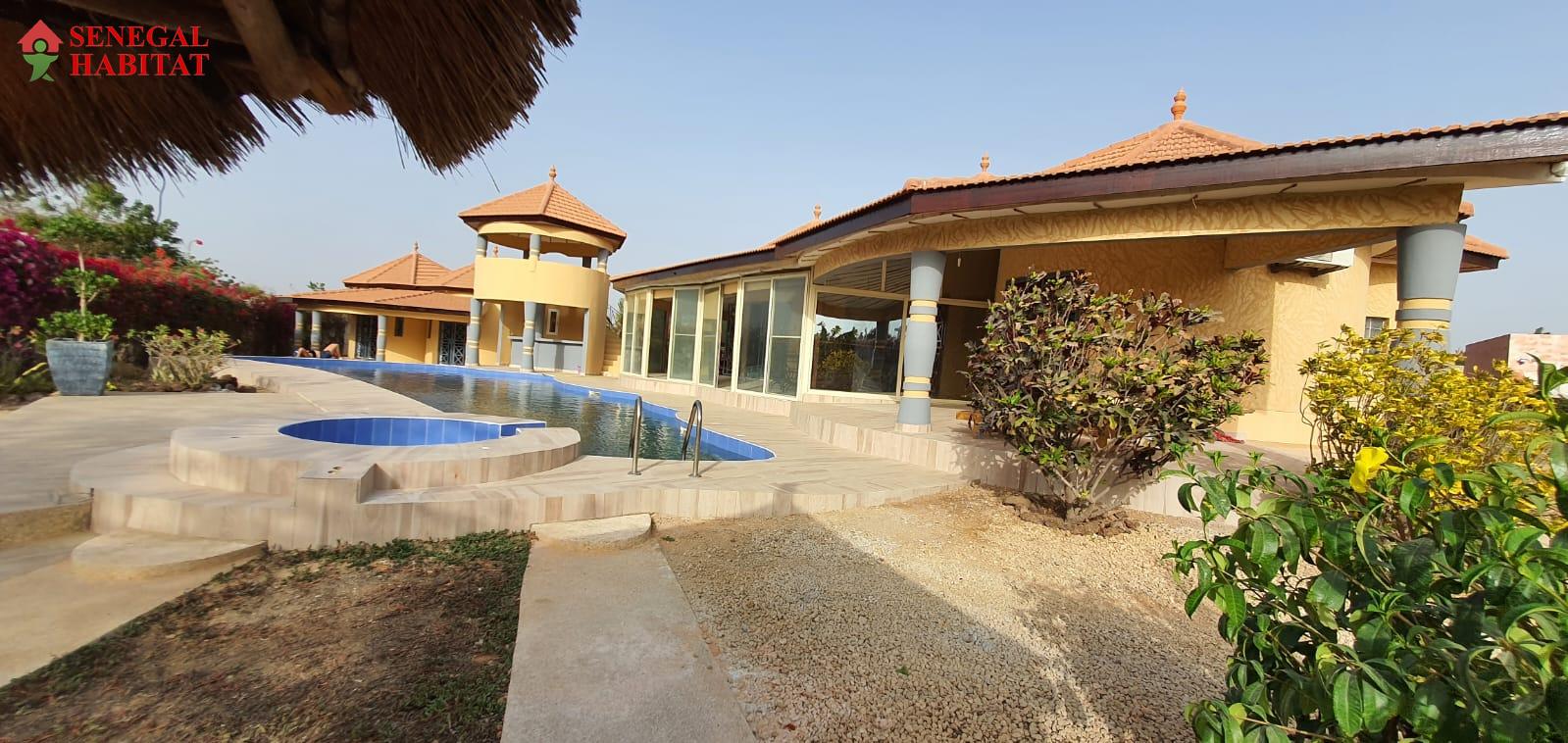 Belle Proprit villa de 215 m2 avec 5 chambres construction atypique superbe parc arbor  Accs direct  la Lagune  